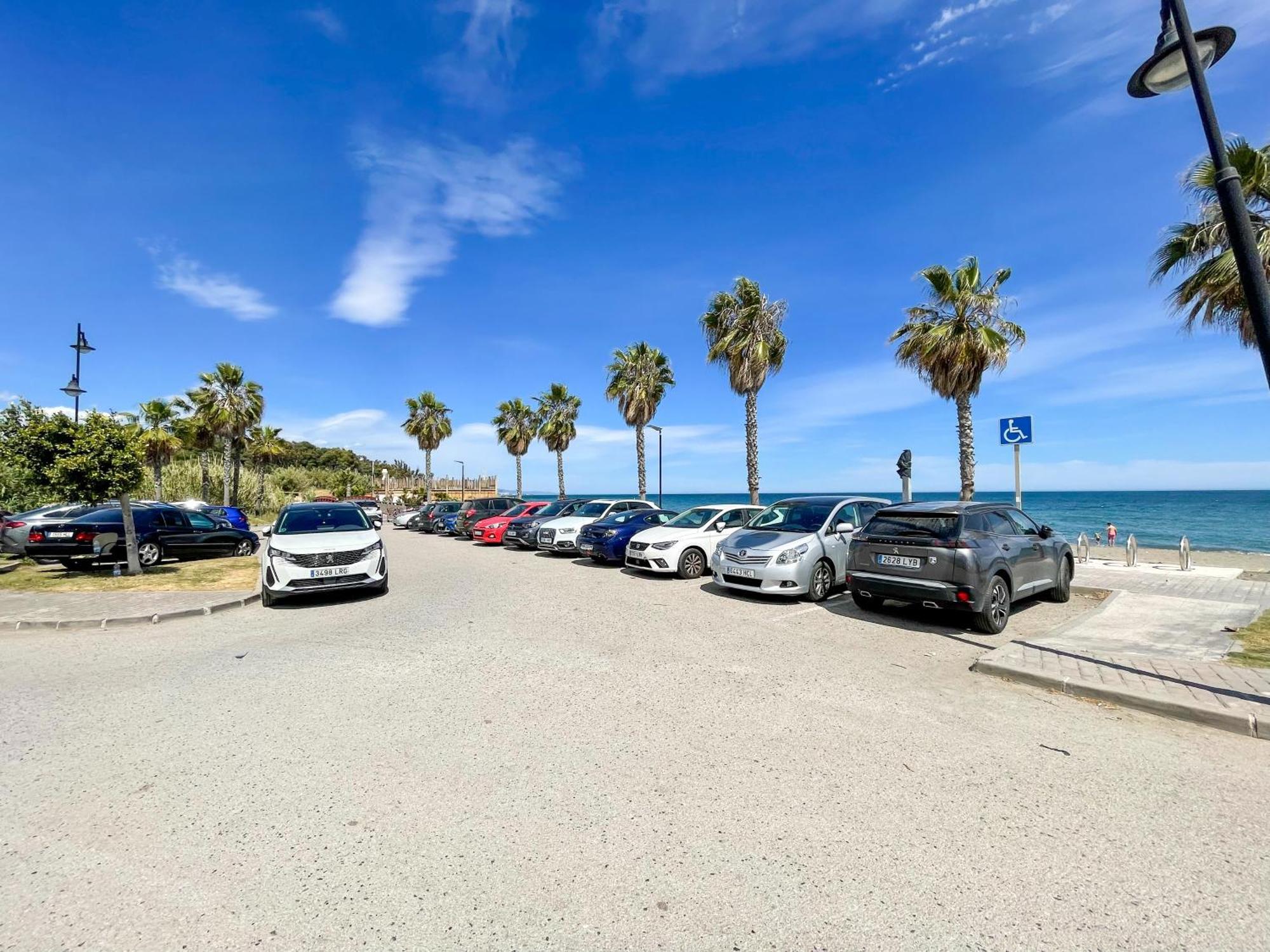 Modern Apartment With Terrace - 2 Min From The Beach Estepona Luaran gambar
