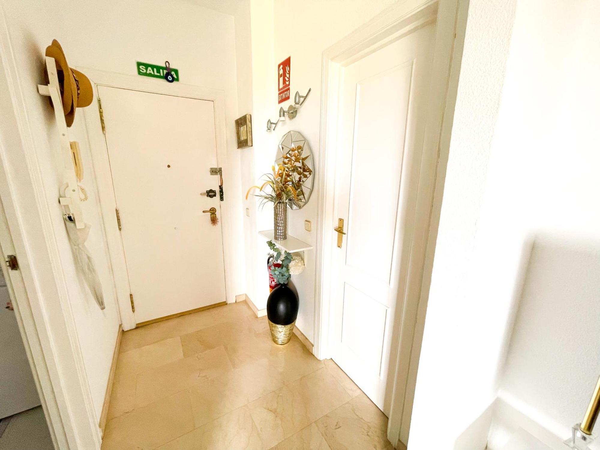 Modern Apartment With Terrace - 2 Min From The Beach Estepona Luaran gambar